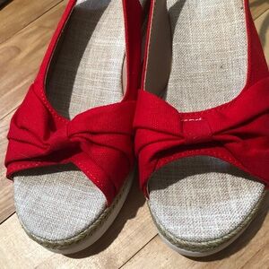 Women's red bow wedges, size 9-9.5